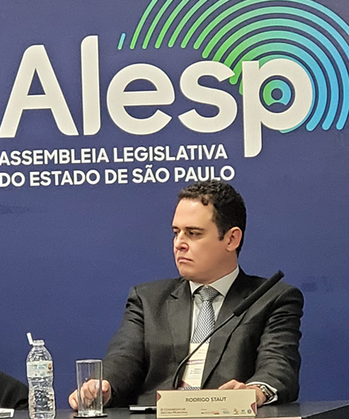 Rodrigo staut - adv